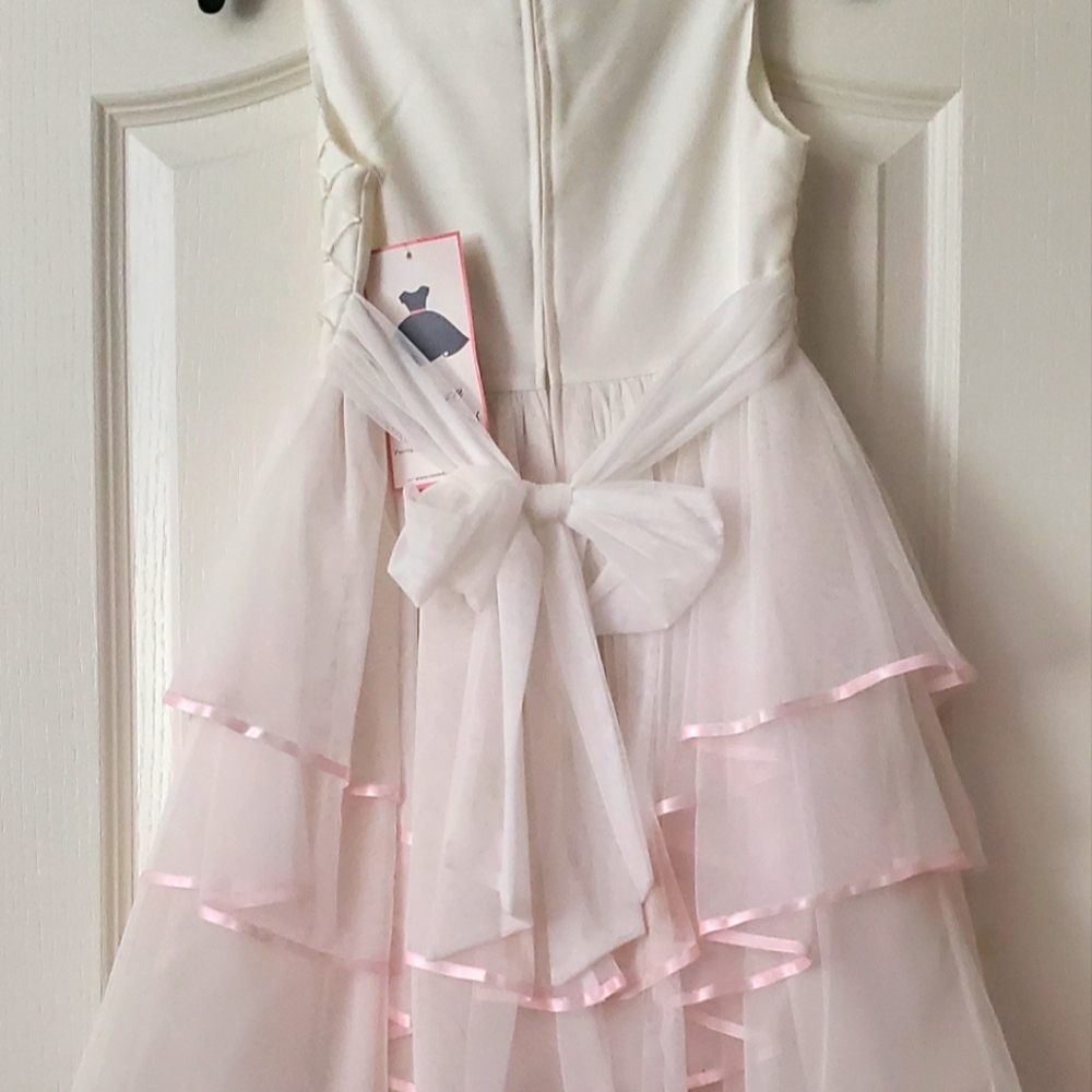 Girls dress